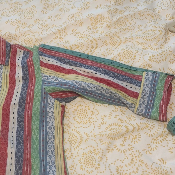 Cute 3/4 sleeve Button down patterned shirt - Picture 6 of 6